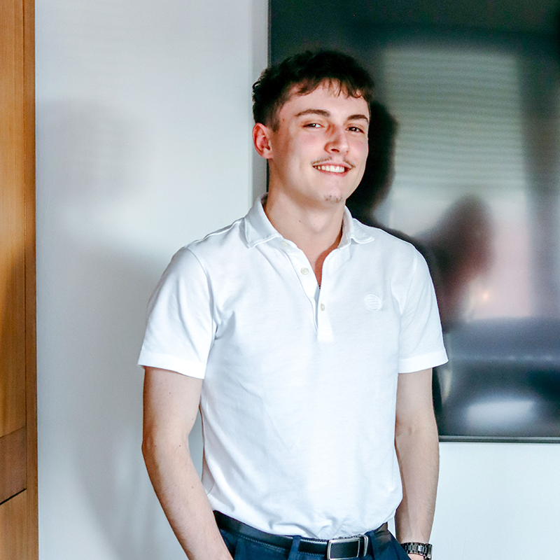 photo lukas parville phoenix finances